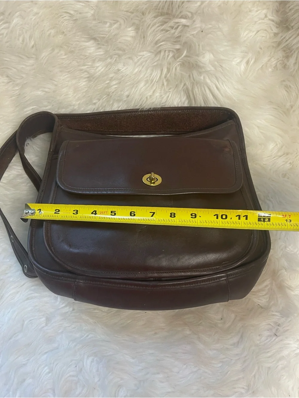 Vintage Coach Taft 9980 Dark Brown Crossbody/shoulder bag .